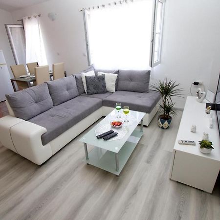 Apartment Toni Makarska Bagian luar foto